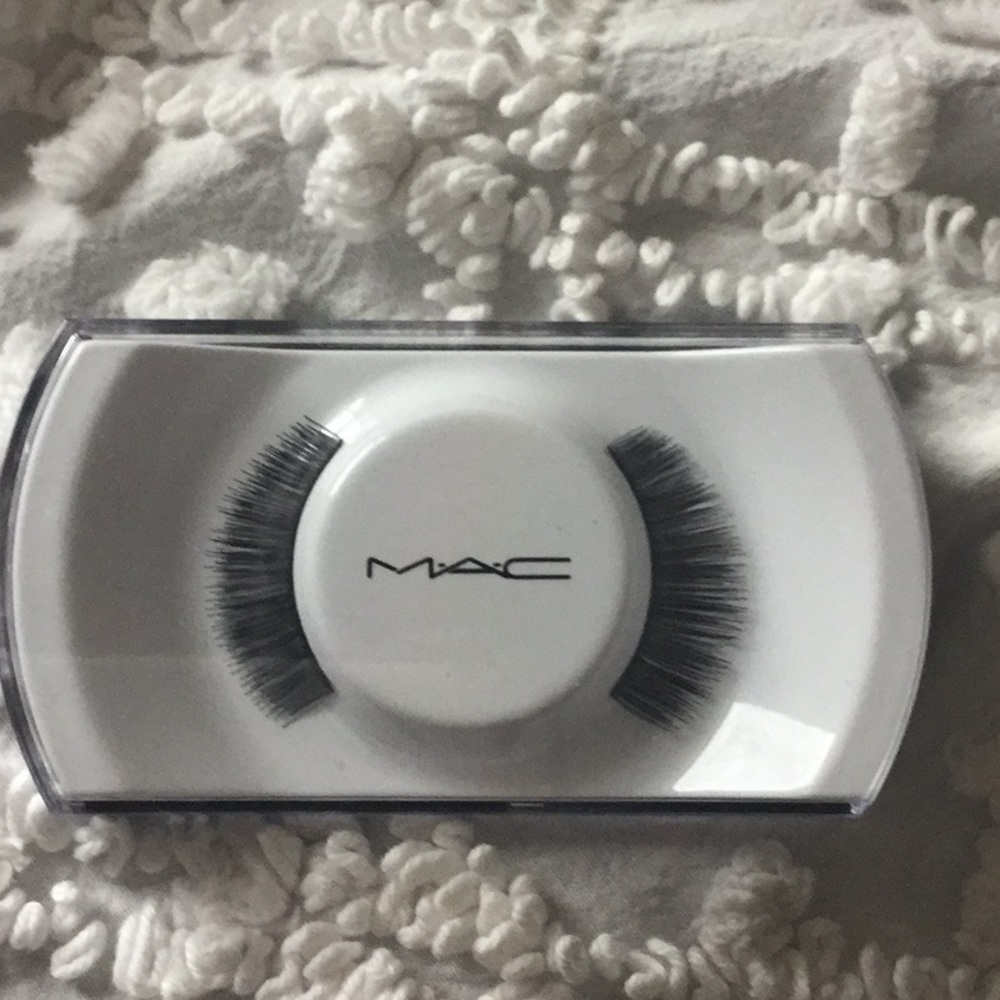 COPY - Mac Eyelashes #1 discontinued, brand new